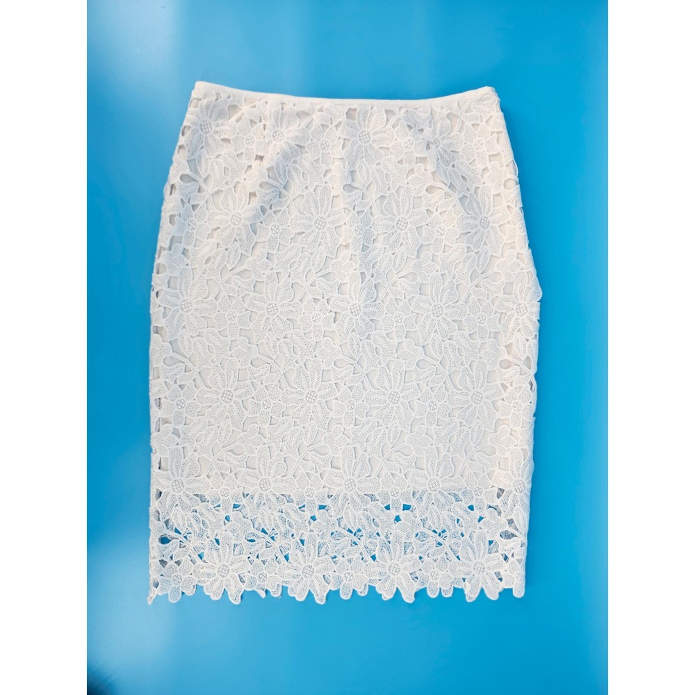 Vince Camuto White Floral Lace Pencil Skirt Scalloped Size 6 Feminine Girlcore